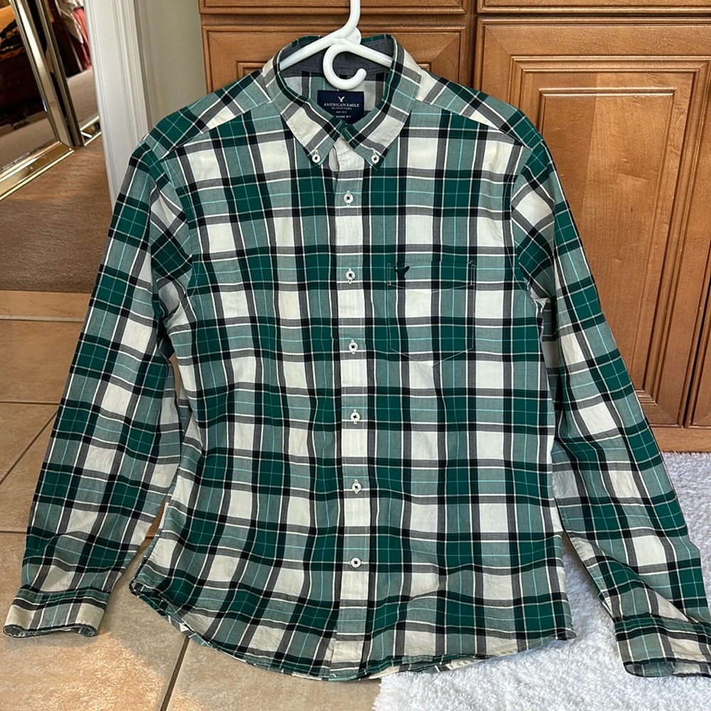 American Eagle, button-down men’s medium dress shirt